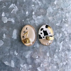 glass oval nuance animal gold Earrings 4枚目の画像
