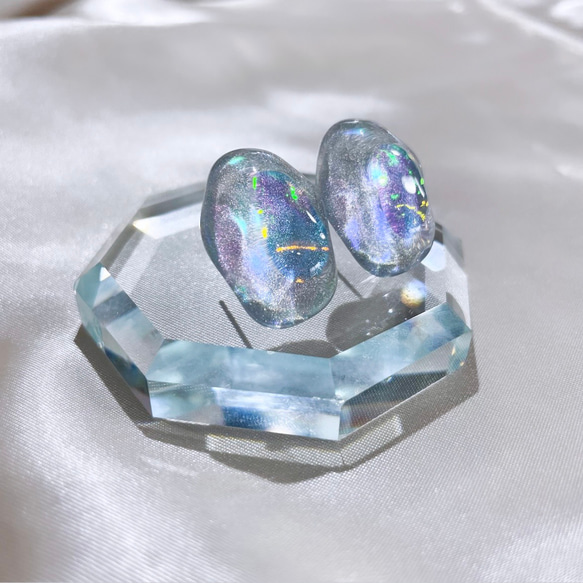 glass wave oval moisture aurora Earrings 3枚目の画像