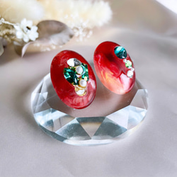 glass oval apple Earrings 2枚目の画像