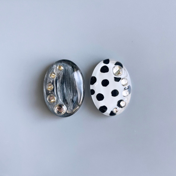 【特集掲載】glass oval monotone dalmatian Earrings 3枚目の画像