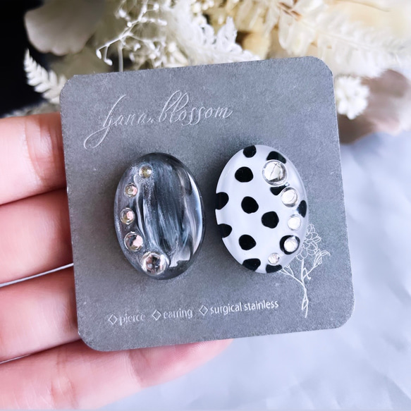 【特集掲載】glass oval monotone dalmatian Earrings 5枚目の画像