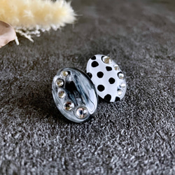 【特集掲載】glass oval monotone dalmatian Earrings 6枚目の画像