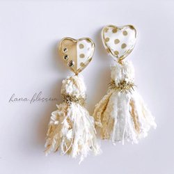 glass heart dalmatian tassel white beige Earrings 1枚目の画像
