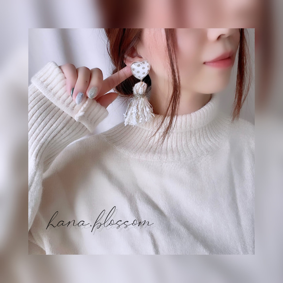 glass heart dalmatian tassel white beige Earrings 8枚目の画像