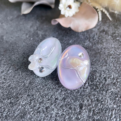 glass oval aurora perl silver Earrings 4枚目の画像