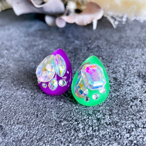 glass drop purple&green neon crystal Earrings 5枚目の画像