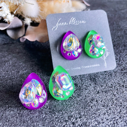 glass drop purple&green neon crystal Earrings 7枚目の画像