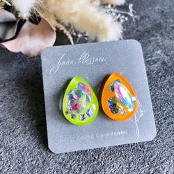 glass drop yellow&orange neon crystal Earrings 2枚目の画像