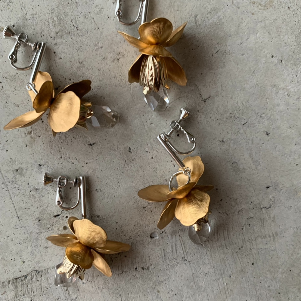 petal overlap crystal / earring
