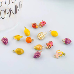 【2個入】ドラゴンフルーツのパーツ　チャーム　果物　フルーツ　本物　丸ごと　立体 6枚目の画像