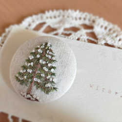 冬 雪降る【もみの木】ナチュラル 刺繍ブローチ 38mm シンプル 7枚目の画像