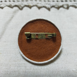 秋 紅葉【イチョウの木】シンプル 刺繍 ブローチ （38mm）ナチュラル 7枚目の画像