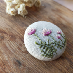 【レンゲ草】刺繍ブローチ 38mm ナチュラル 4枚目の画像