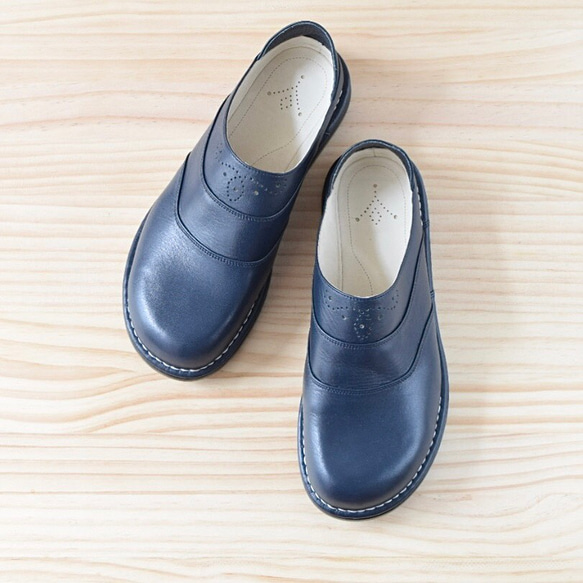 《B》オーダーメイドの革靴 毎日履きたい心地良さ 自分好みに選べる楽しさ　サボサンダルSB-1 3枚目の画像