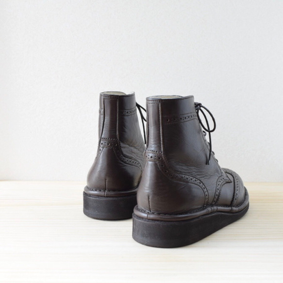 《L》オーダーメイドの革靴 毎日履きたい心地良さ 自分好みに選べる楽しさ　フルブローグブーツL-11 4枚目の画像