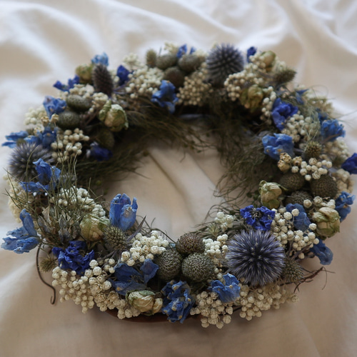 ドライフラワーのリース〈瑠璃玉アザミ・デルフィニウム