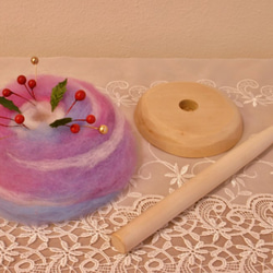 木と羊毛から作ったキャンドル～水色～淡パープル～ピンク系（宇宙） 5枚目の画像