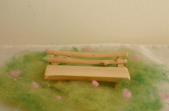 小枝のベンチの男の子と女の子セット（指人形にもなります） 3枚目の画像