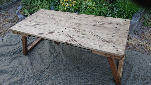折りたたみローテーブル　ワンポイント模様あり アイアンバー付き 2枚目の画像