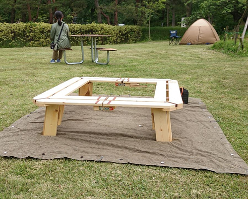 木製手作りキャンプテーブル 囲炉裏 組み立て式円卓 ファイヤー