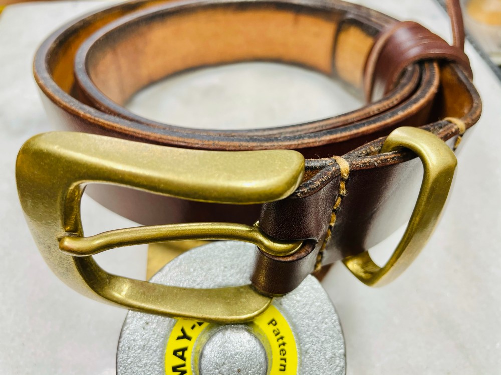 【CBNｰSLNG35〈SB〉】レザーベルト〈サイズ「95」〉 おしゃれ　人気　真鍮製角型（金）