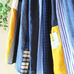 sold 爽やかブルー パッチポケットが可愛い 絵画なパッチワーク ギャザースカート チェック 花 ウエストゴム 3枚目の画像