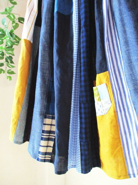 sold 爽やかブルー パッチポケットが可愛い 絵画なパッチワーク ギャザースカート チェック 花 ウエストゴム 3枚目の画像