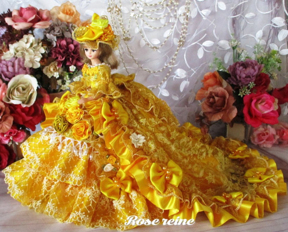 soldB様ご予約品アンネローゼ王妃 咲き誇るイエローゴールドの輝き 魅惑のボンネットロングトレーンドールドレス 3枚目の画像