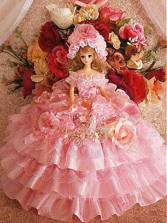 SOLD ドール服 着せ替え 煌く薔薇 スイートドレスのお姫様 ピンク フリル  タッキングドレープ 2枚目の画像