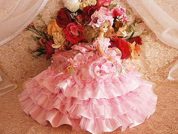 SOLD ドール服 着せ替え 煌く薔薇 スイートドレスのお姫様 ピンク フリル  タッキングドレープ 3枚目の画像