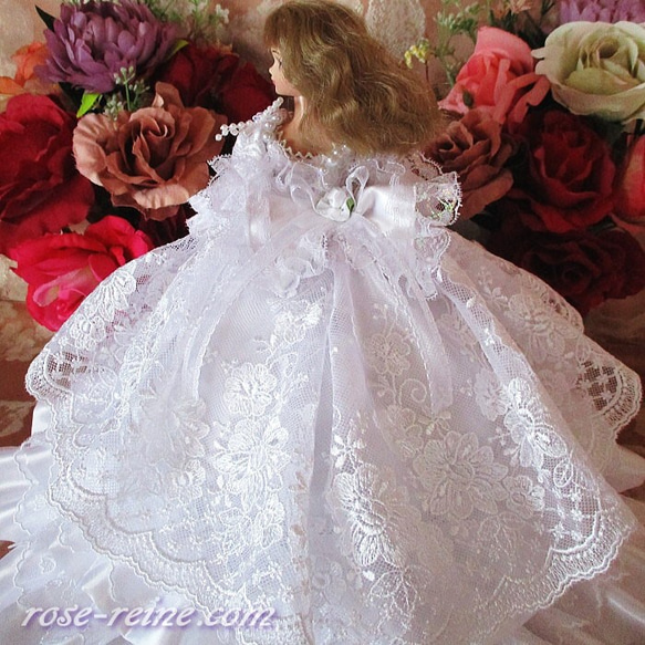 純白ローズレーヌ ピュアホワイトの豪華ウエディングドレス 5枚目の画像