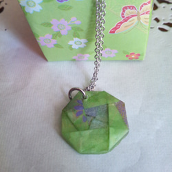 折り紙ネックレス（丸、緑） 2枚目の画像
