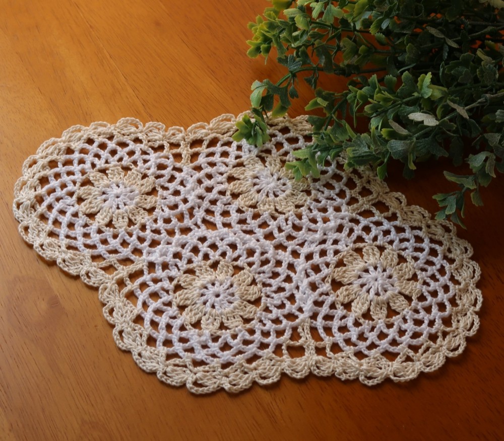 レース編みドイリー_白と生成りのWork1 その他インテリア雑貨