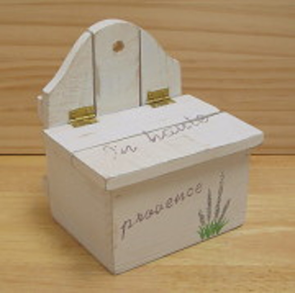 ラベンダー柄の木製ウォールボックス 1枚目の画像
