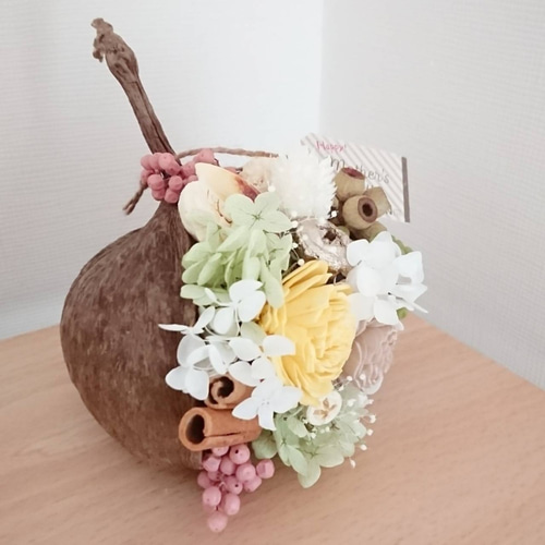 ブッダナッツ　幸せを呼ぶ実　木の実　フラワーアレンジ 受注制作】幸せの実☆*ブッダナッツアレンジ☆* プリザーブド