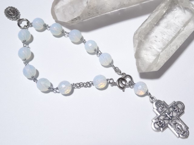 8mm・オパールセントガラスビーズのディゼンヌ(ミニロザリオ)