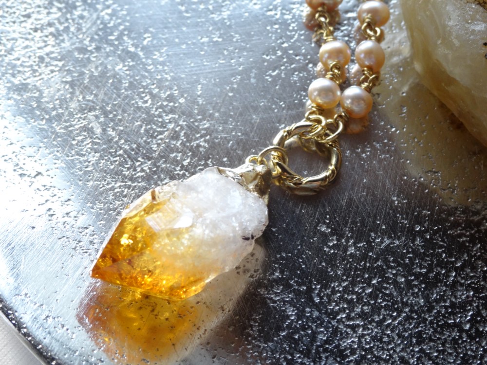 シトリントップの黄金色ネックレス