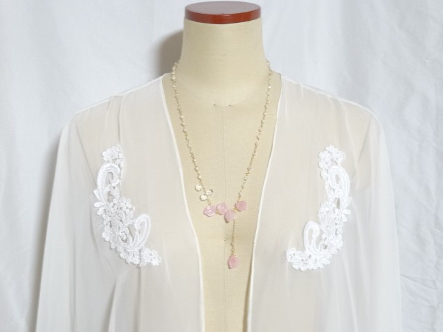 桜の花びらネックレス