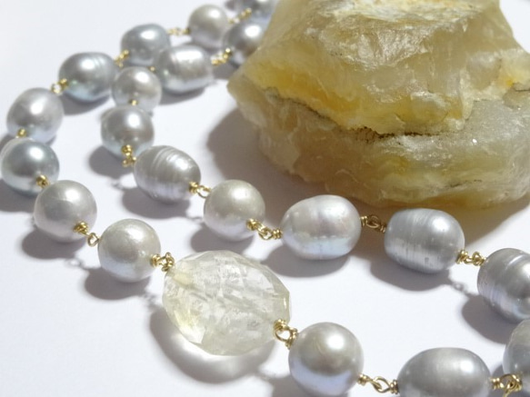 大粒シトリンと淡水真珠のネックレス 2枚目の画像
