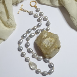 大粒シトリンと淡水真珠のネックレス 3枚目の画像
