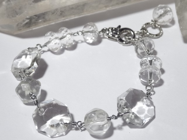 クリスタルガラスと水晶(クォーツ)のブレスレット