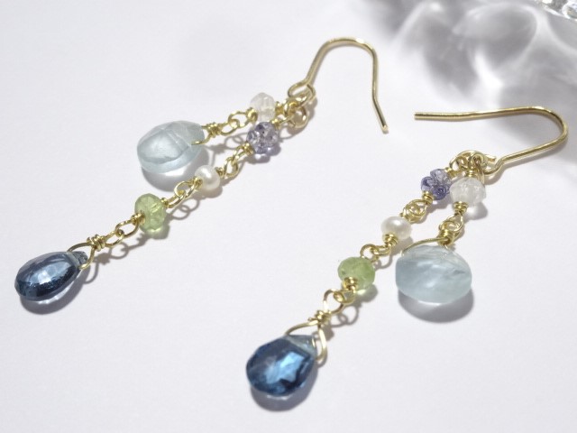 ロンドンブルートパーズとアクアマリンのピアス