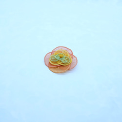 再販: 和紙糸ブローチ　"flower brooch02" 5枚目の画像