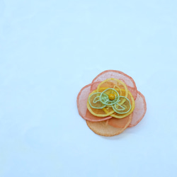 再販: 和紙糸ブローチ　"flower brooch02" 6枚目の画像
