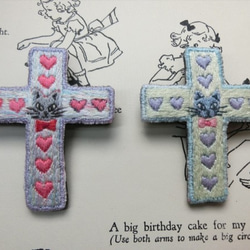 ねこの十字架 刺繍ブローチ オーロラ 5枚目の画像