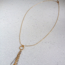 ゴールド×シルバーミックスタッセルのネックレス 3枚目の画像