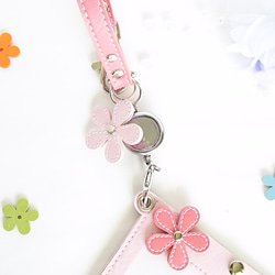 【 再販売 】リールキー付き flowerストラップ＆ カードホルダー　pink＆pink Ⅱ 2枚目の画像