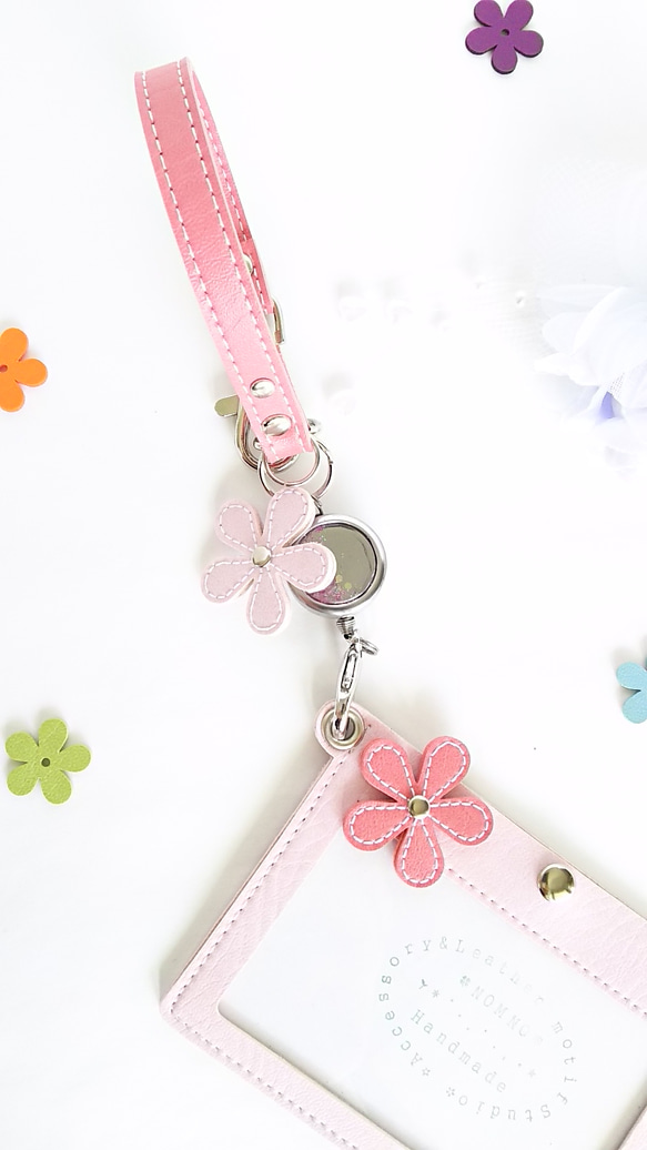【 再販売 】リールキー付き flowerストラップ＆ カードホルダー　pink＆pink Ⅱ 2枚目の画像
