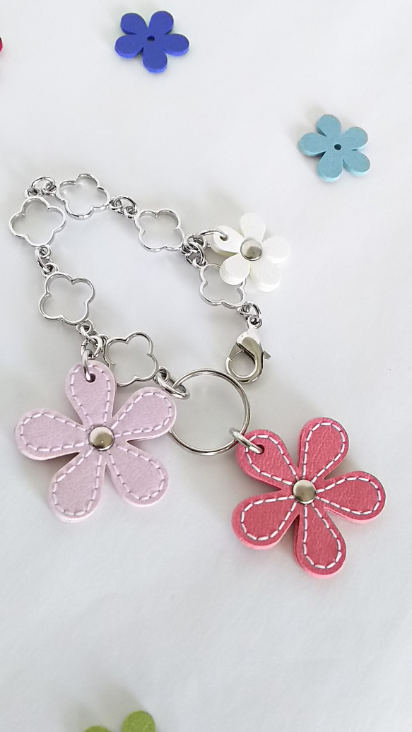 【 再販売 】桜色  flower & silver flower  チェーン 1枚目の画像