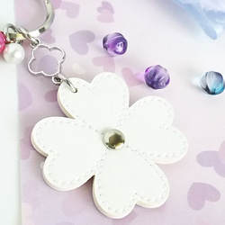 FLOWER  Key  holder  (silver）white 1枚目の画像